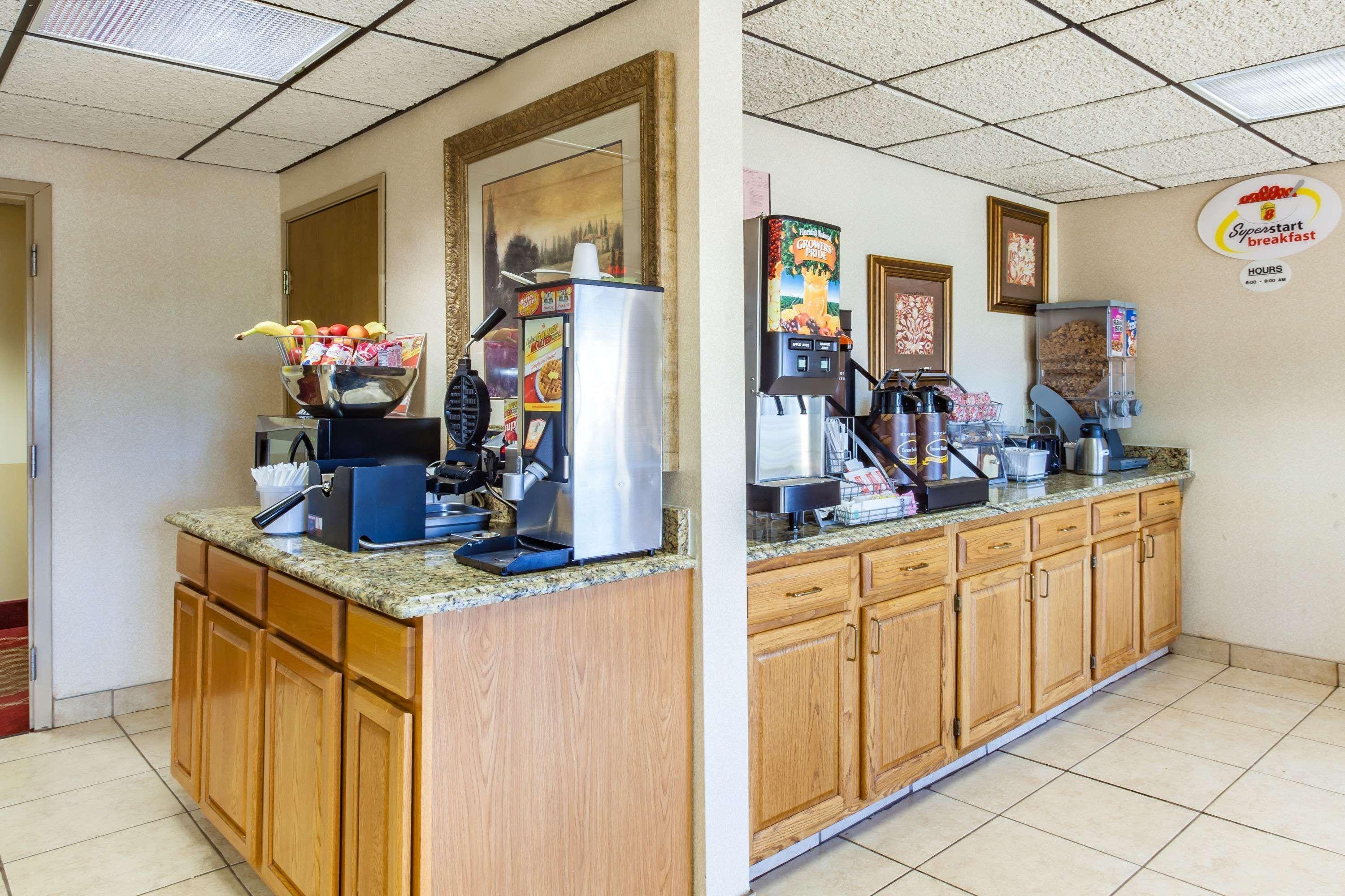 Super 8 By Wyndham Morristown/South Hotel Exterior photo