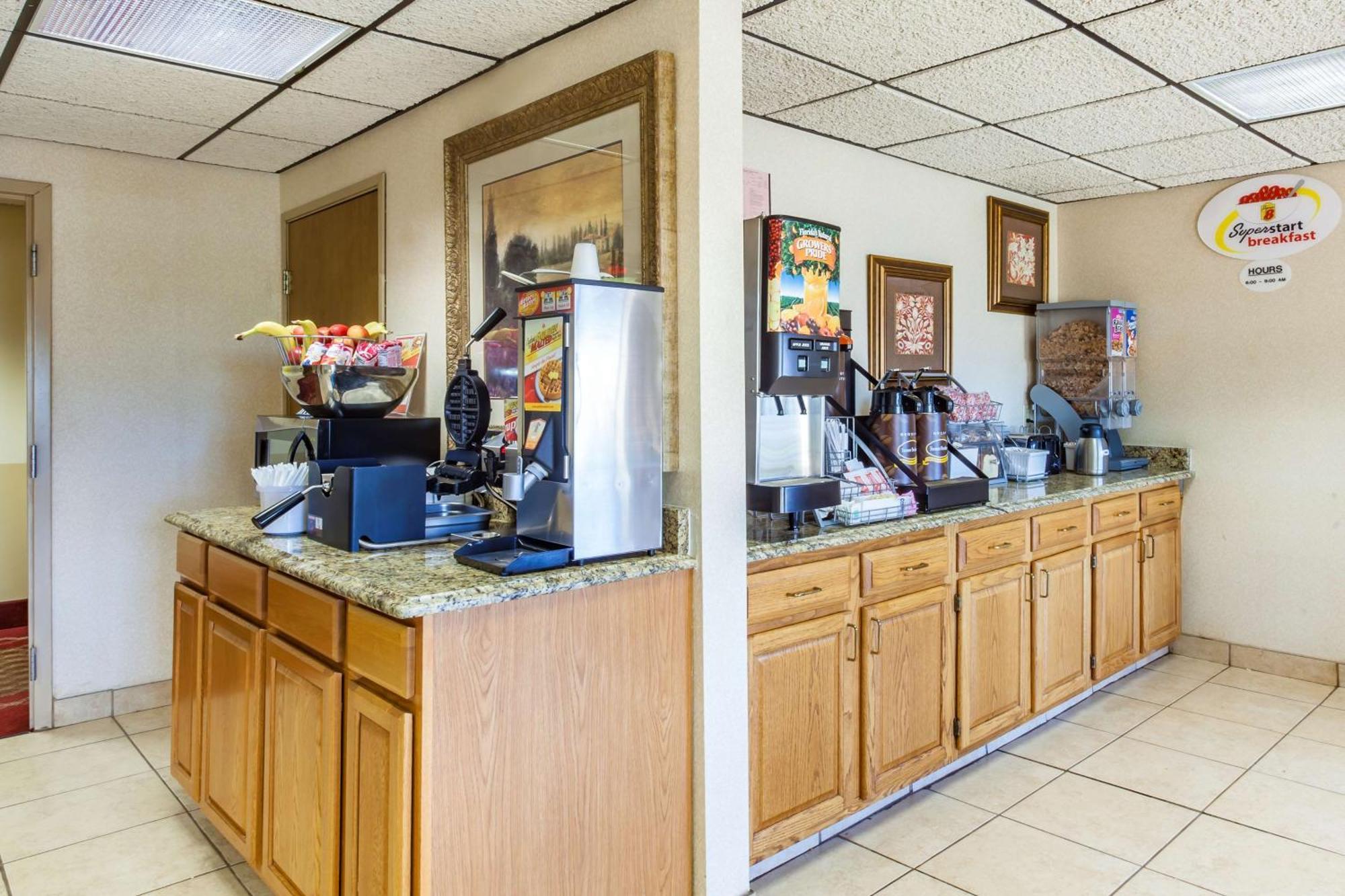Super 8 By Wyndham Morristown/South Hotel Exterior photo